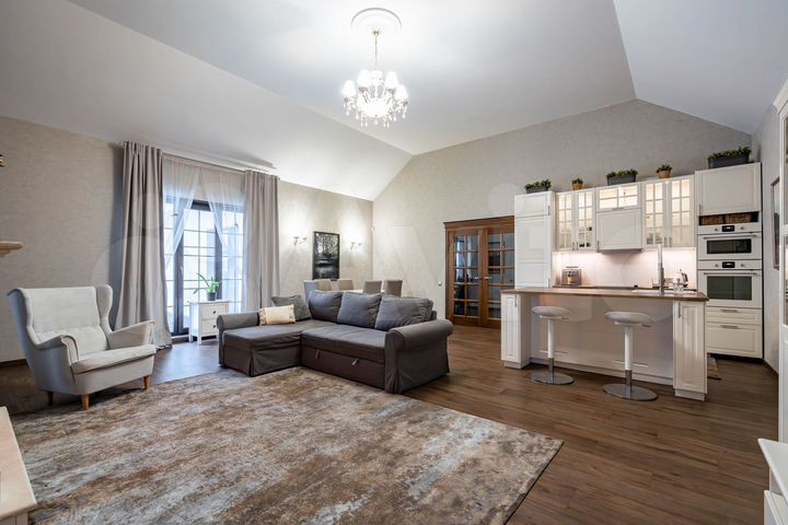 Дом 252 м² на участке 19 сот.