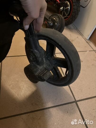 Коляска прогулочная