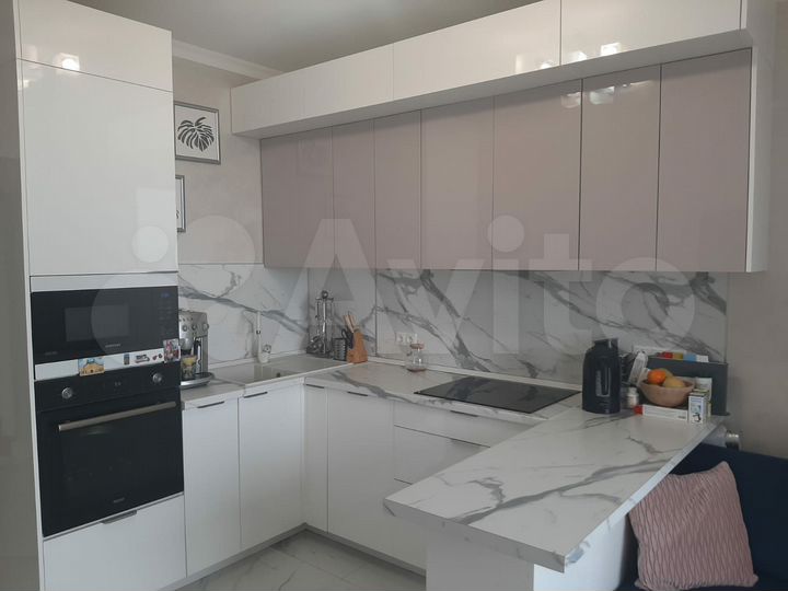 3-к. квартира, 87,3 м², 7/14 эт.