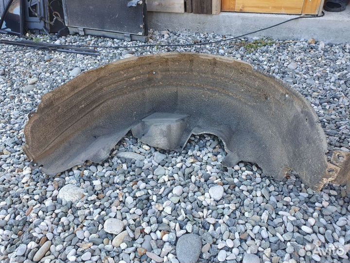 Подкрылок задний левый и правый для Lexus IS250