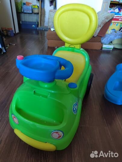 Детская машинка каталка с ручкой