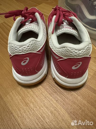 Кроссовки женские asics