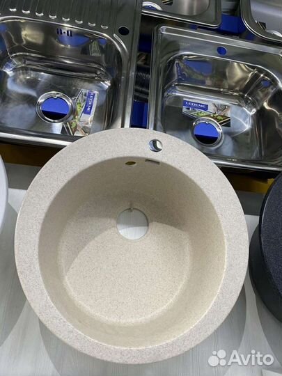 Мойка на кухню новая в наличии
