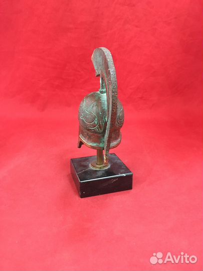 Фигурка Шлем гладиатора бронза