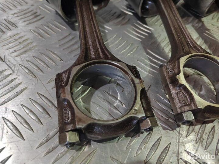 Поршень с шатуном Volkswagen Passat B5 AHL