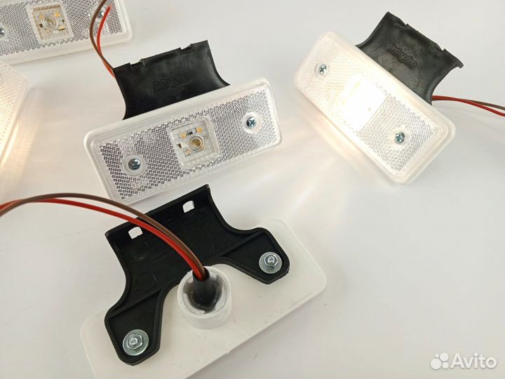 Габариты белые с кронштейном (к-т 10 штук)