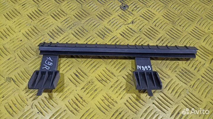 Направляющая стекла двери правая Man Tgl