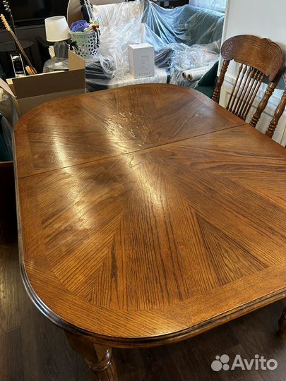 Обеденный стол раскладной на 6-8 персон
