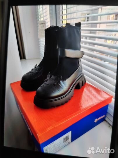 Ботинки на девочку р 36 (по факту 34-35),в идеале