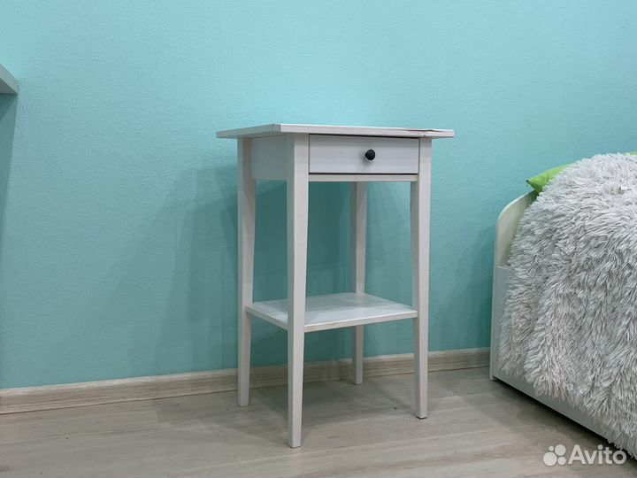 Прикроватный столик IKEA