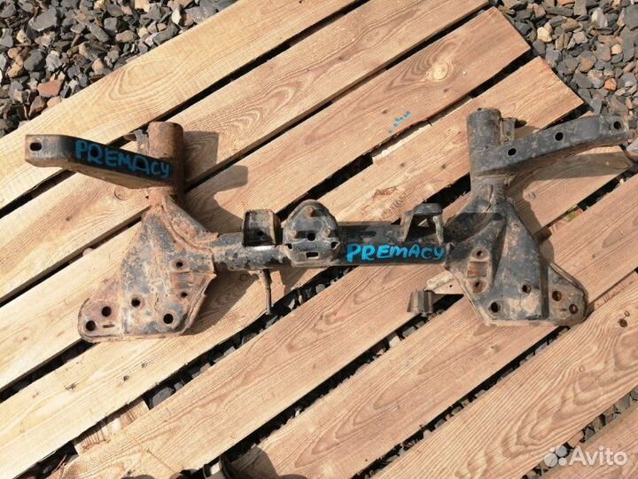 Подрамник передний Mazda Premacy минивен RF 2000