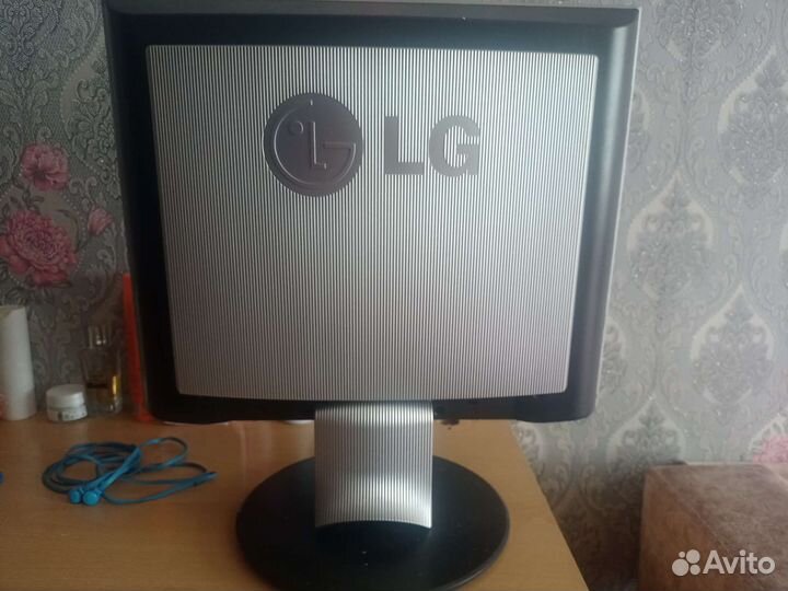 Монитор 17 дюймов LG
