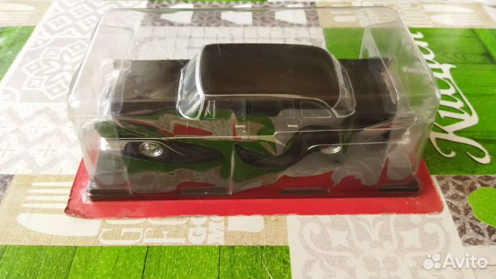 Модель автомобиля зис 101А и газ 13 чайка