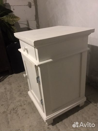 Тумбочка старинная дерево