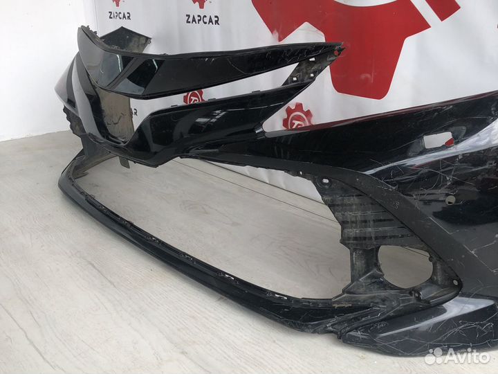 Toyota Camry V70 Бампер передний