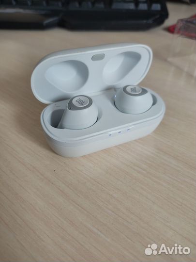 Беспроводные наушники JBL T100 TWS