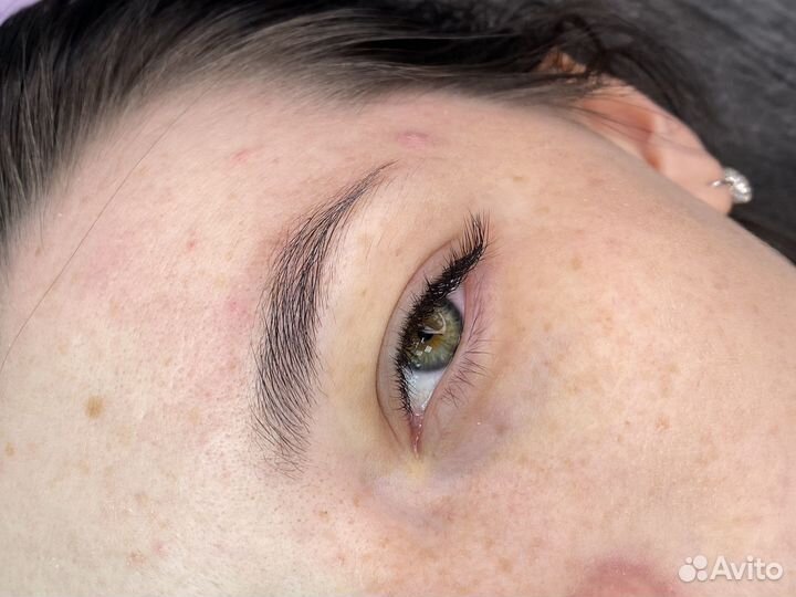 Коррекция и окрашивание бровей