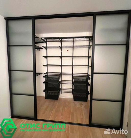 Гардеробная система с дверями купе