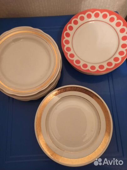 Тарелки, блюда, супницы