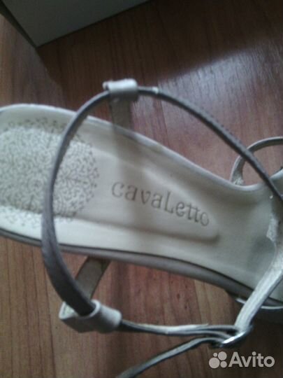 Кожаные босоножки 39 размера.Турция