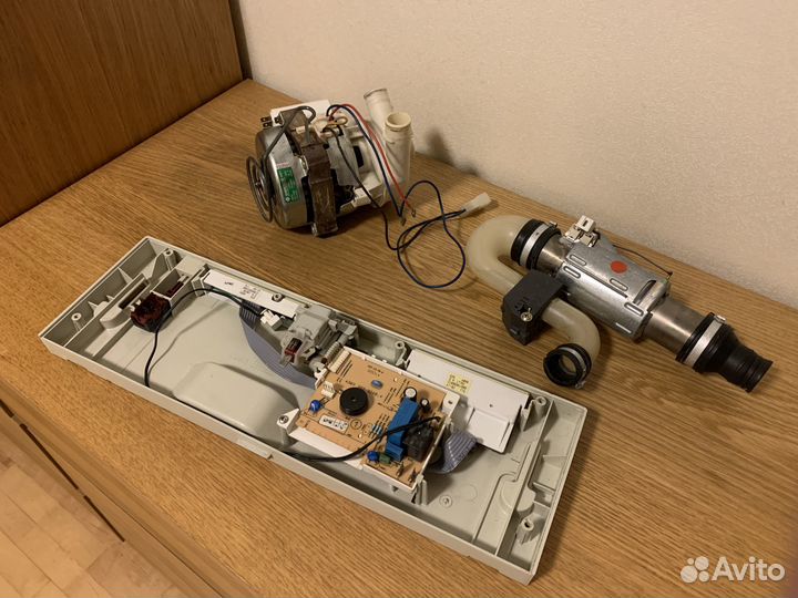 Запчасти от посудомоечной машины Ariston LI 48a