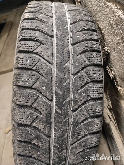 Bridgestone Ice Cruiser 7000 225/70 R16