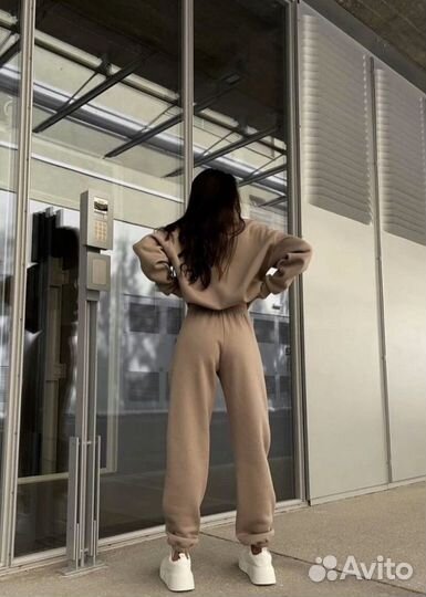 Женский спортивный костюм размер 44; 48