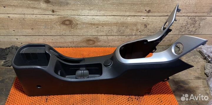 Консоль центральная Chevrolet Cruze