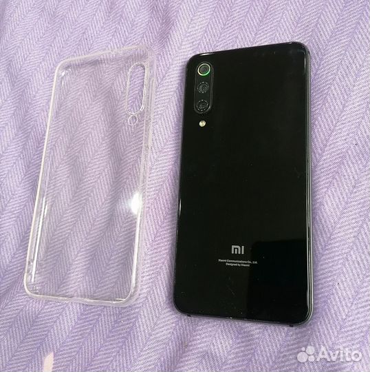 Телефон Xiaomi Mi 9 SE