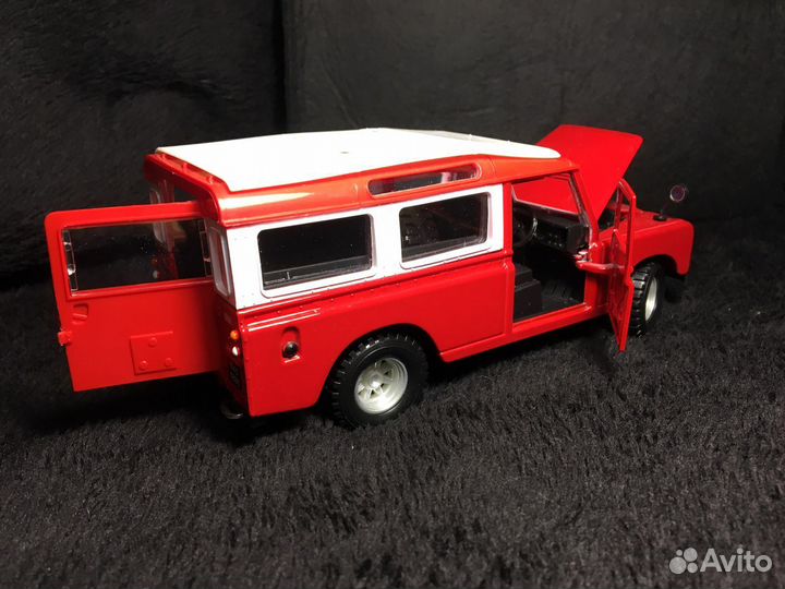 Модель land Rover series 2 bburago 1:24