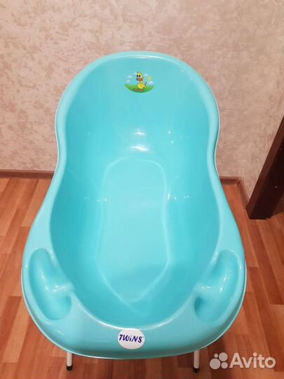 Детская ванна с подставкой