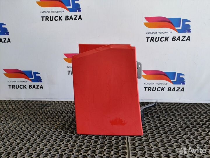 Спойлер кабины верхний правый Renault T