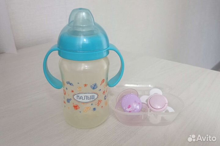 Бутылочка поильник и соски пустышки avent chicco
