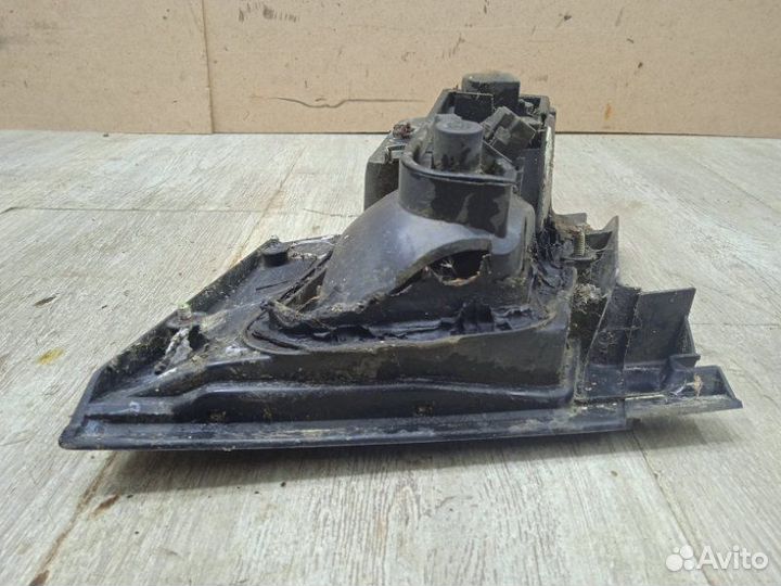 Фонарь задний левый Nissan Primera P11 1999