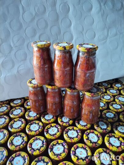 Лечо, закуска борщ, помидоры, огурцы, томатный сок