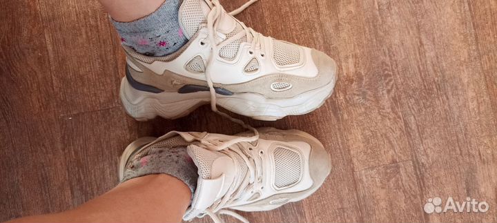 Ботинки зимние,туфли, кроссовки бежевые