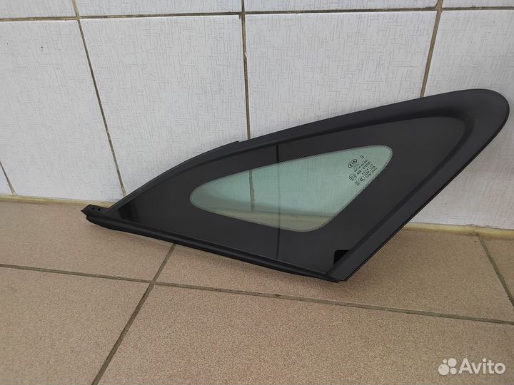 Форточка задняя левая с накладкой Kia K5 DL3