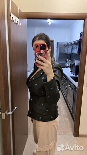 Кожаный пиджак с рисунком, 42