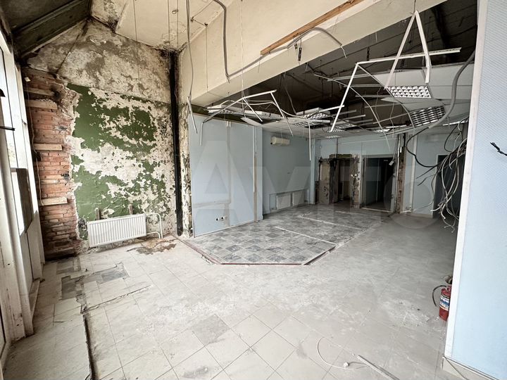 Торговая площадь, Просвещения68, 180 м²