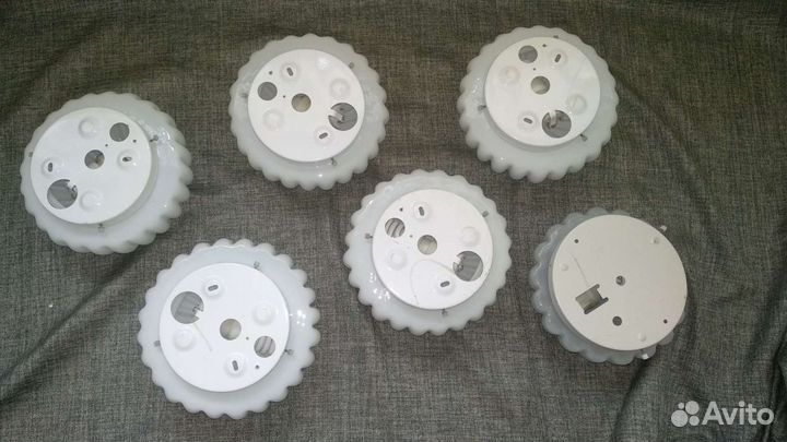 Светильники настенно-потолочные. 6 шт. с лампами