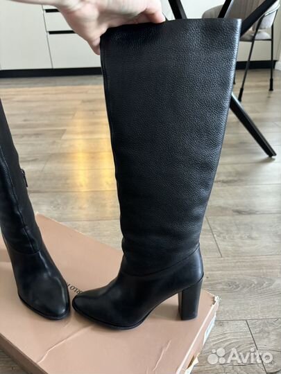 Продам сапоги Carlo Pazalini