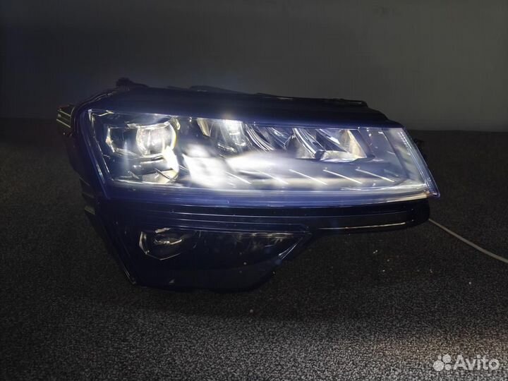 Фара правая skoda karoq 2017-2023