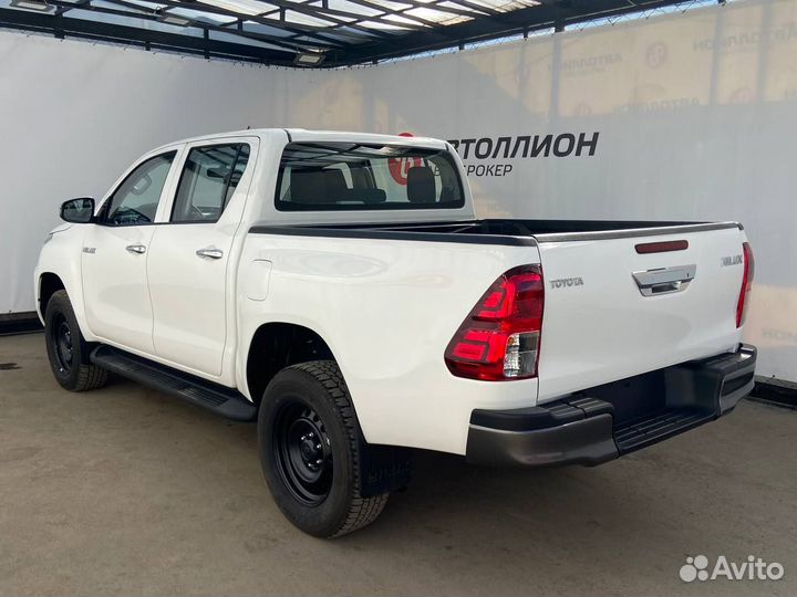 Toyota Hilux 2.4 МТ, 2023, 49 км