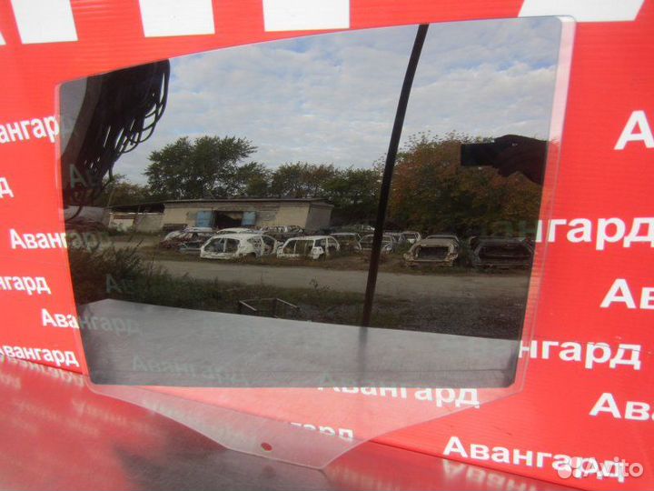 Стекло двери заднее Bmw 1-Series E87 2008