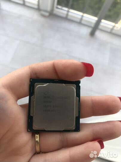 Процессор Intel Celeron G4930 в комплекте