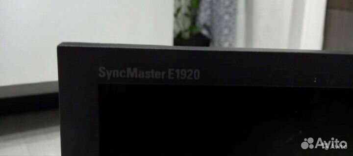 Монитор Samsung 19 дюймов