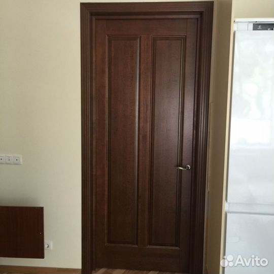 Двери межкомнатные из массива