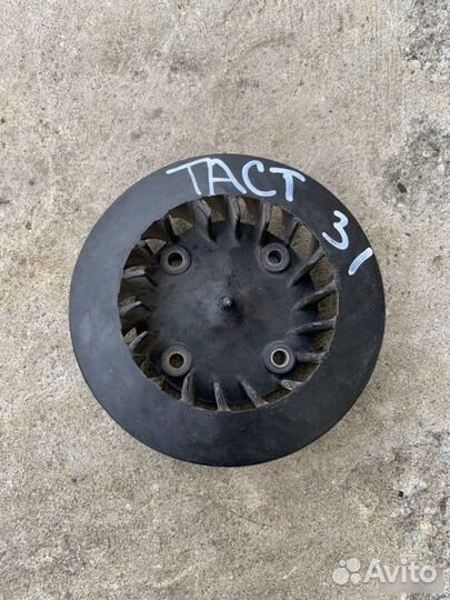 Крыльчатка охлаждения двигателя Honda Tact 31