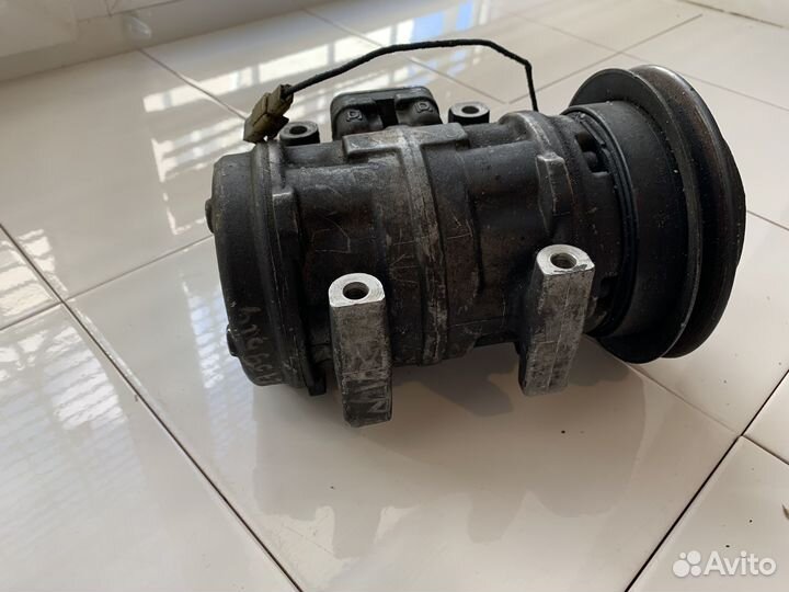 Компрессор кондиционера Mitsubishi Delica P35w