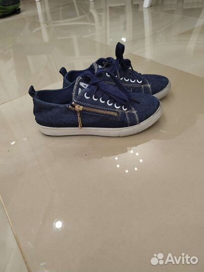 Кроссовки кеды